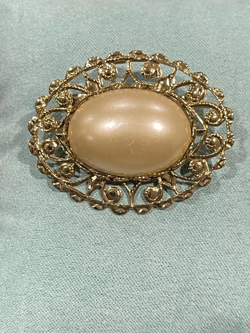 Gold-Tone Cream Oval Filigree Brooch